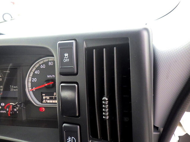 UDトラックスコンドルコンテナ専用車中型（4t）[写真16]