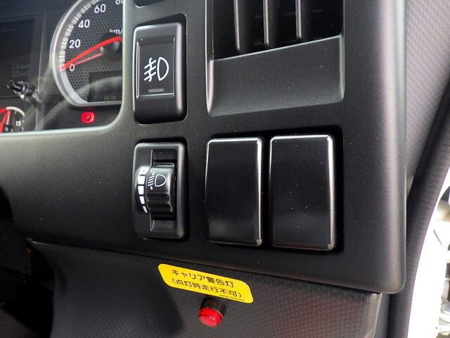 UDトラックスコンドルコンテナ専用車中型（4t）[写真17]