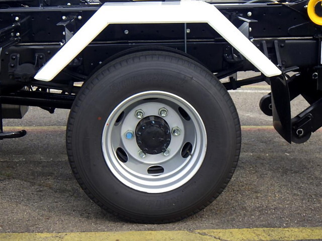 UDトラックスコンドルコンテナ専用車中型（4t）[写真24]