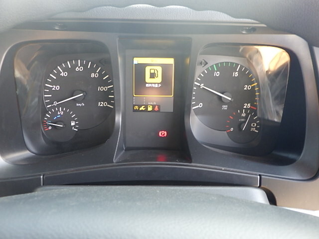 三菱ふそうスーパーグレートセルフクレーン4段大型（10t）[写真13]