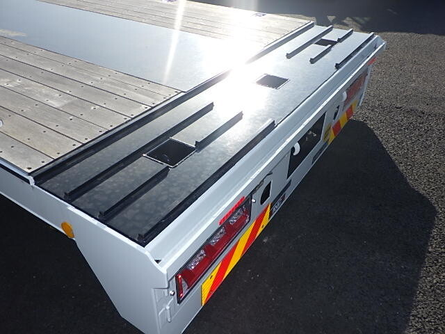 三菱ふそうスーパーグレートセルフクレーン4段大型（10t）[写真16]