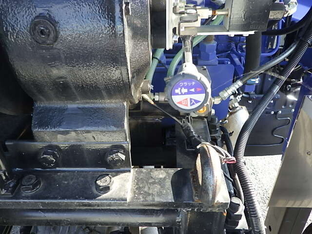 三菱ふそうスーパーグレートセルフクレーン4段大型（10t）[写真19]