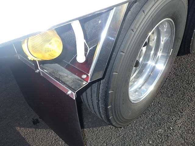 三菱ふそうスーパーグレートセルフクレーン4段大型（10t）[写真23]