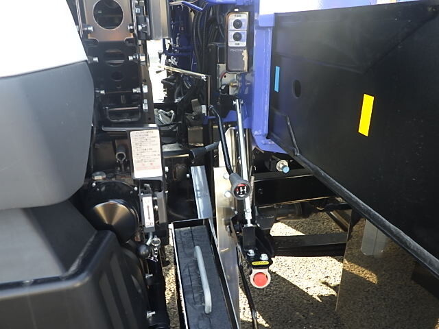 三菱ふそうスーパーグレートセルフクレーン4段大型（10t）[写真29]