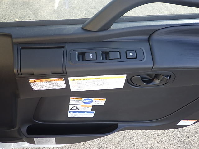 三菱ふそうスーパーグレートセルフクレーン4段大型（10t）[写真09]