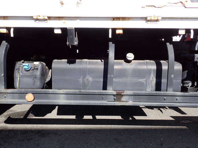 三菱ふそうキャンタークレーン4段小型（2t・3t）[写真29]