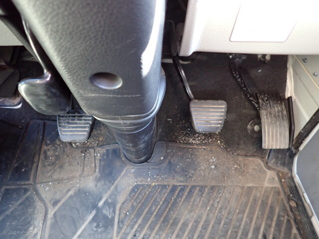 三菱ふそうキャンタークレーン4段小型（2t・3t）[写真32]