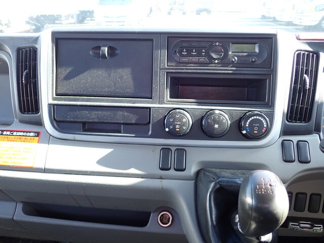 三菱ふそうキャンタークレーン4段小型（2t・3t）[写真34]