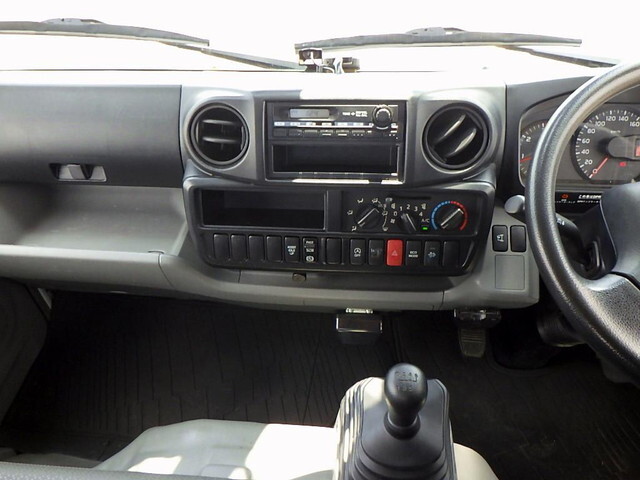 日野デュトロ高所作業車小型（2t・3t）[写真17]