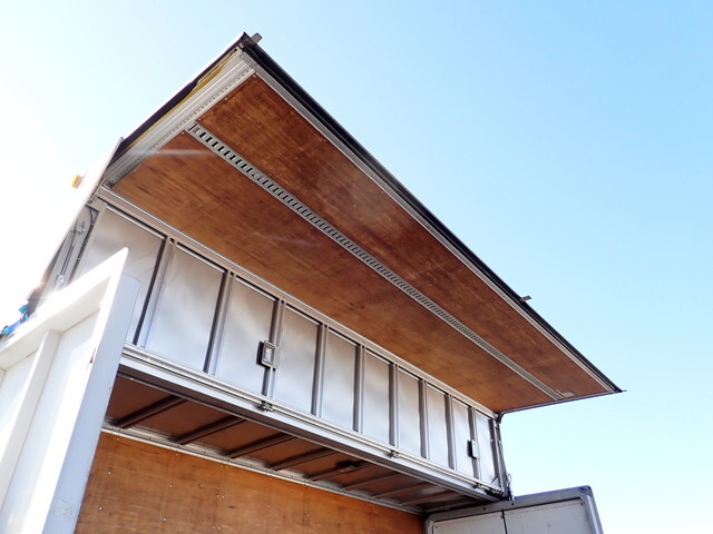 いすゞフォワードアルミウイング中型（4t）[写真11]