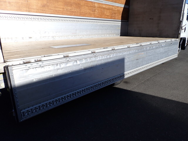 いすゞフォワードアルミウイング中型（4t）[写真12]