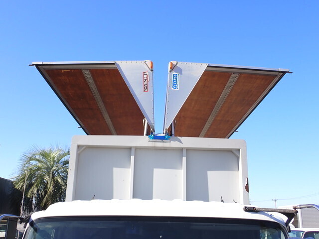 いすゞフォワードアルミウイング中型（4t）[写真15]