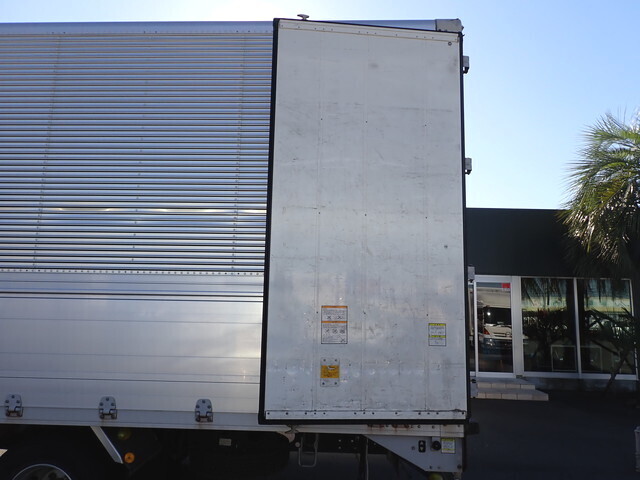 いすゞフォワードアルミウイング中型（4t）[写真16]