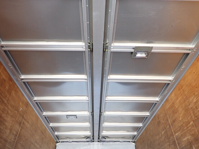 いすゞフォワードアルミウイング中型（4t）[写真19]