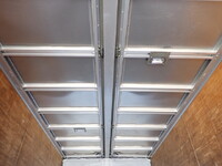 いすゞフォワードアルミウイング中型（4t）[写真20]