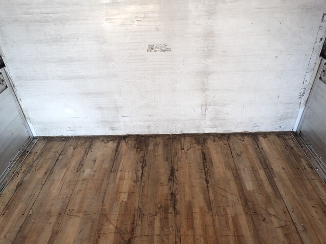 いすゞフォワードアルミウイング中型（4t）[写真22]