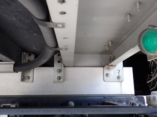 いすゞフォワードアルミウイング中型（4t）[写真25]