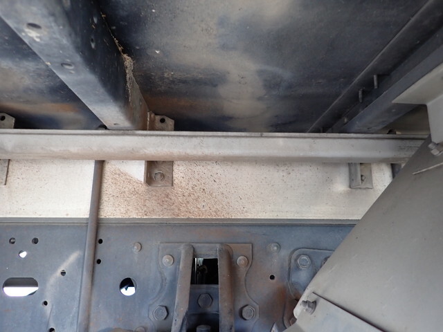 いすゞフォワードアルミウイング中型（4t）[写真26]