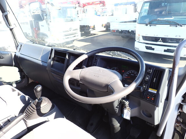 いすゞフォワードアルミウイング中型（4t）[写真26]