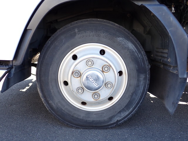 いすゞフォワードアルミウイング中型（4t）[写真27]