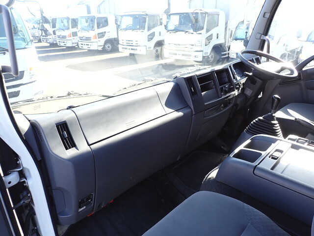 いすゞフォワードアルミウイング中型（4t）[写真31]