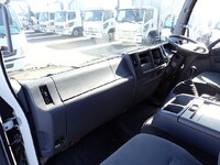 いすゞフォワードアルミウイング中型（4t）[写真36]