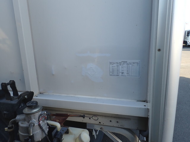 いすゞフォワードアルミウイング中型（4t）[写真09]