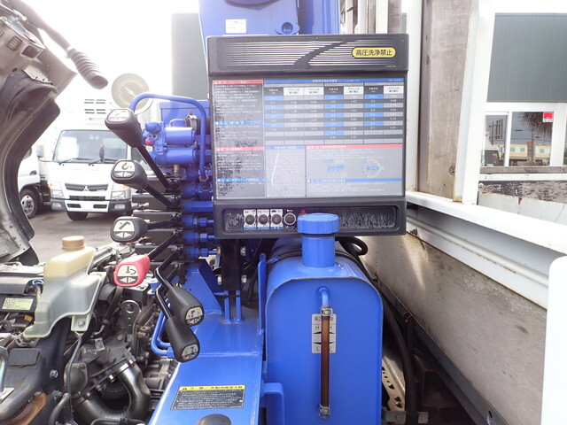 三菱ふそうキャンタークレーン4段小型（2t・3t）[写真21]