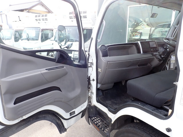 三菱ふそうキャンタークレーン4段小型（2t・3t）[写真29]