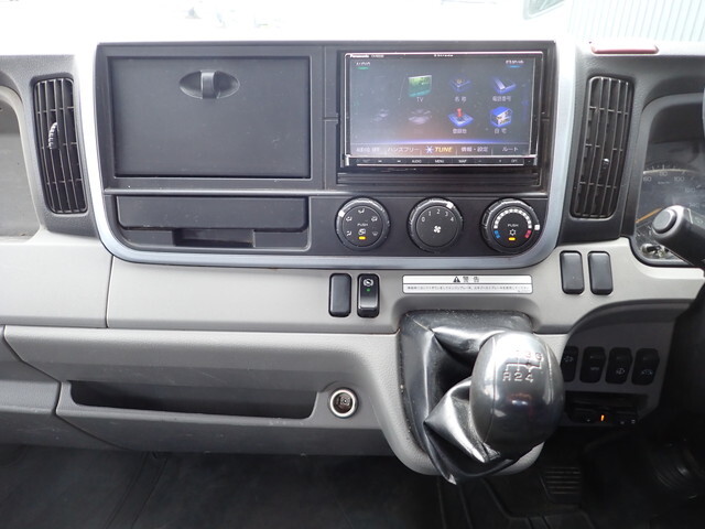 三菱ふそうキャンタークレーン4段小型（2t・3t）[写真34]