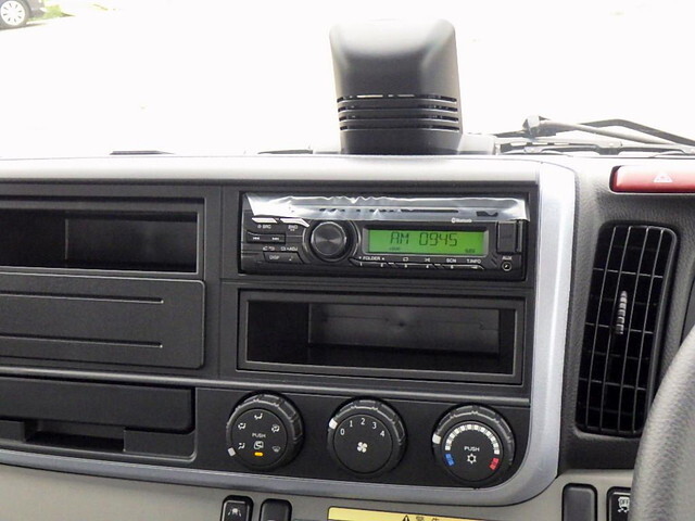 三菱ふそうキャンターセルフクレーン4段小型（2t・3t）[写真18]