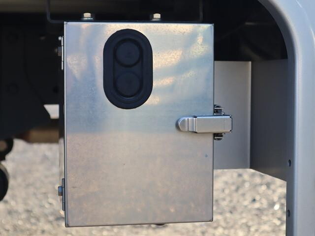 日産アトラス平ボディ小型（2t・3t）[写真12]