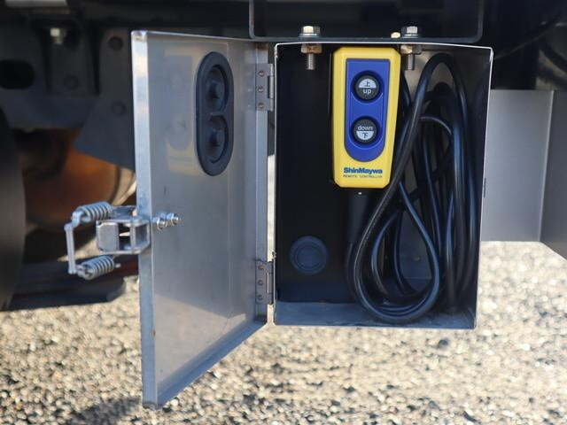 日産アトラス平ボディ小型（2t・3t）[写真13]