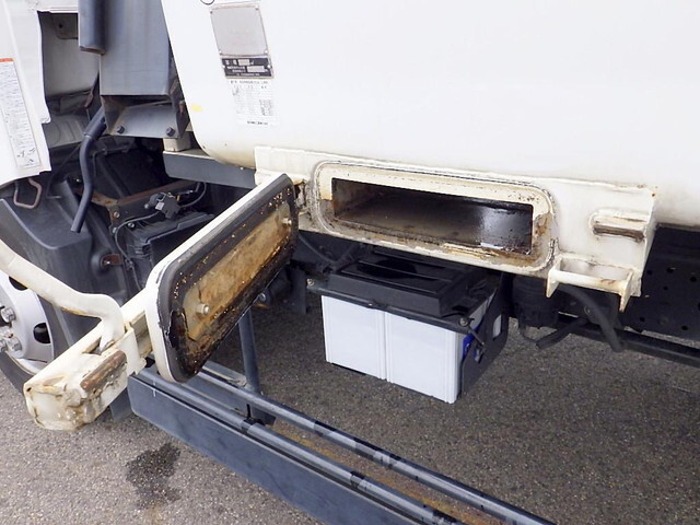 日野デュトロパッカー車（塵芥車）小型（2t・3t）[写真34]