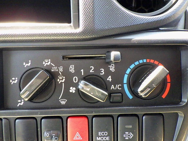 日野デュトロクレーン4段小型（2t・3t）[写真18]