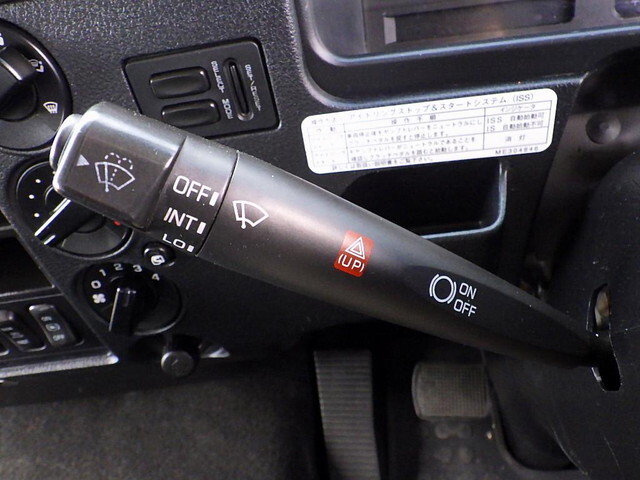 三菱ふそうファイターカーテン車中型（4t）[写真13]