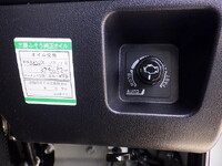 三菱ふそうファイターカーテン車中型（4t）[写真17]