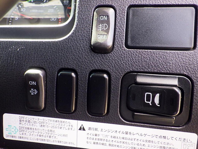 三菱ふそうファイターカーテン車中型（4t）[写真17]