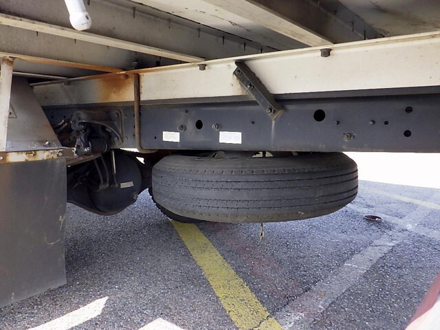 三菱ふそうファイターカーテン車中型（4t）[写真22]