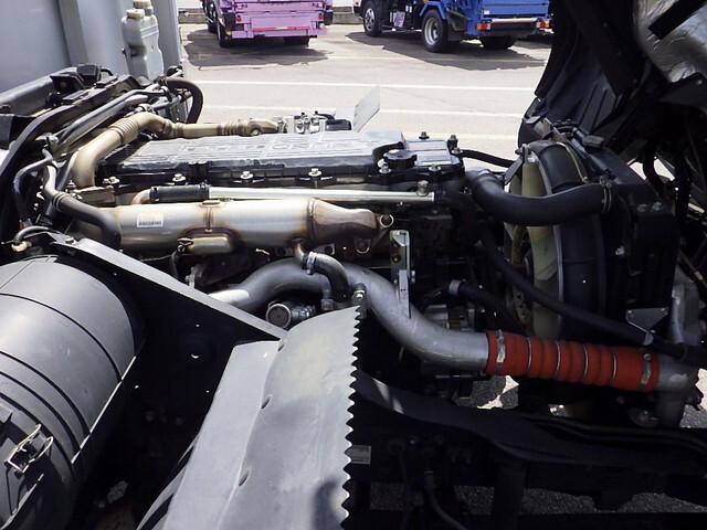 三菱ふそうファイターカーテン車中型（4t）[写真29]