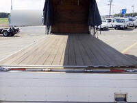 三菱ふそうファイターカーテン車中型（4t）[写真35]