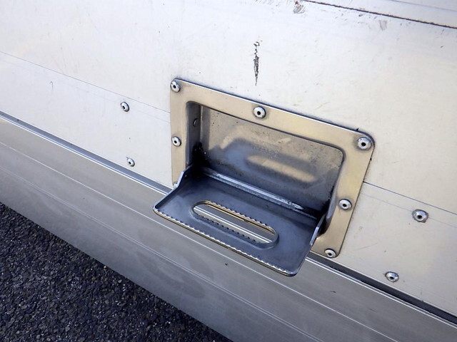 三菱ふそうファイターカーテン車中型（4t）[写真36]