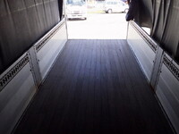 三菱ふそうファイターカーテン車中型（4t）[写真09]