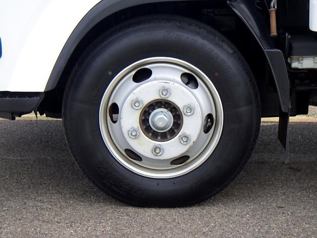 いすゞエルフ平ボディ小型（2t・3t）[写真17]