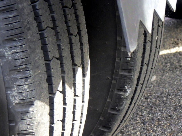 いすゞエルフ平ボディ小型（2t・3t）[写真20]