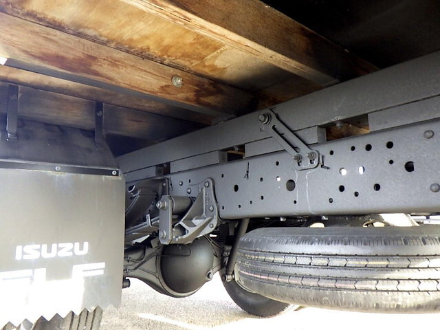 いすゞエルフ平ボディ小型（2t・3t）[写真31]