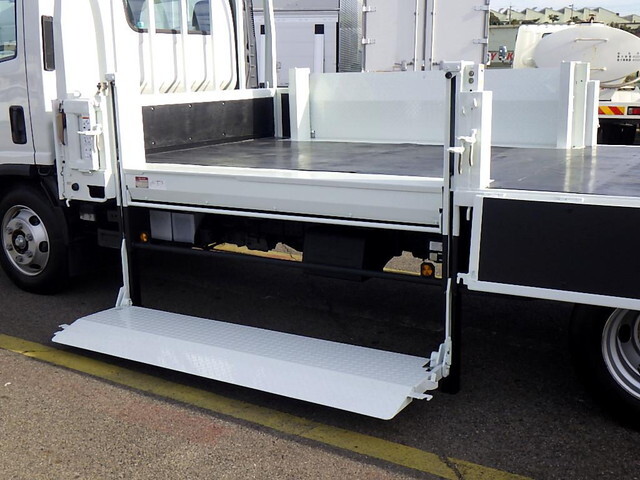 いすゞエルフ平ボディ小型（2t・3t）[写真09]