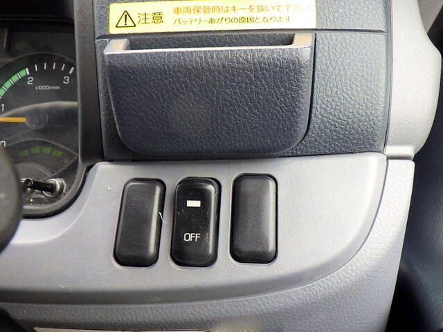 三菱ふそうキャンター平ボディ小型（2t・3t）[写真22]