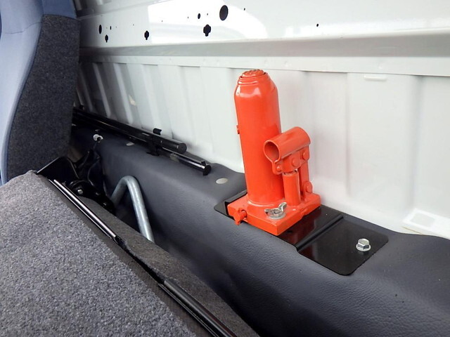 三菱ふそうキャンター平ボディ小型（2t・3t）[写真25]