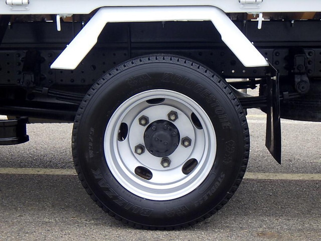 三菱ふそうキャンター平ボディ小型（2t・3t）[写真30]